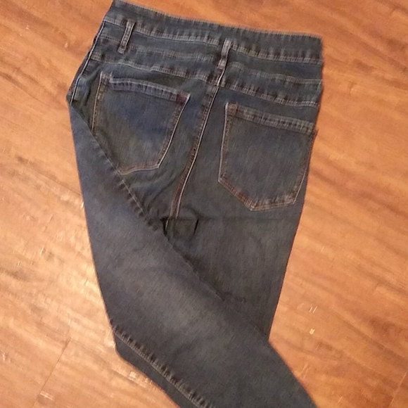 Jeans - Picture 3 of 3